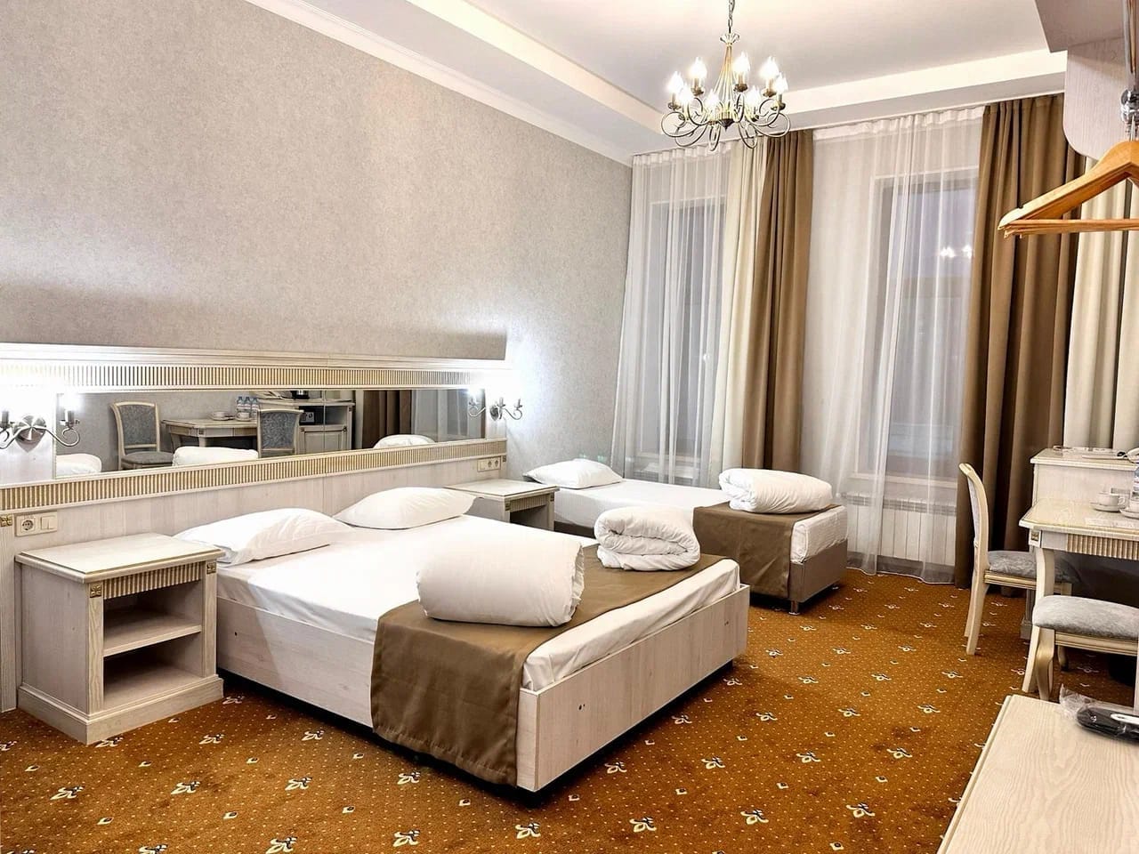 Ваша зона комфорта начинается<br>в парк-отеле Троя